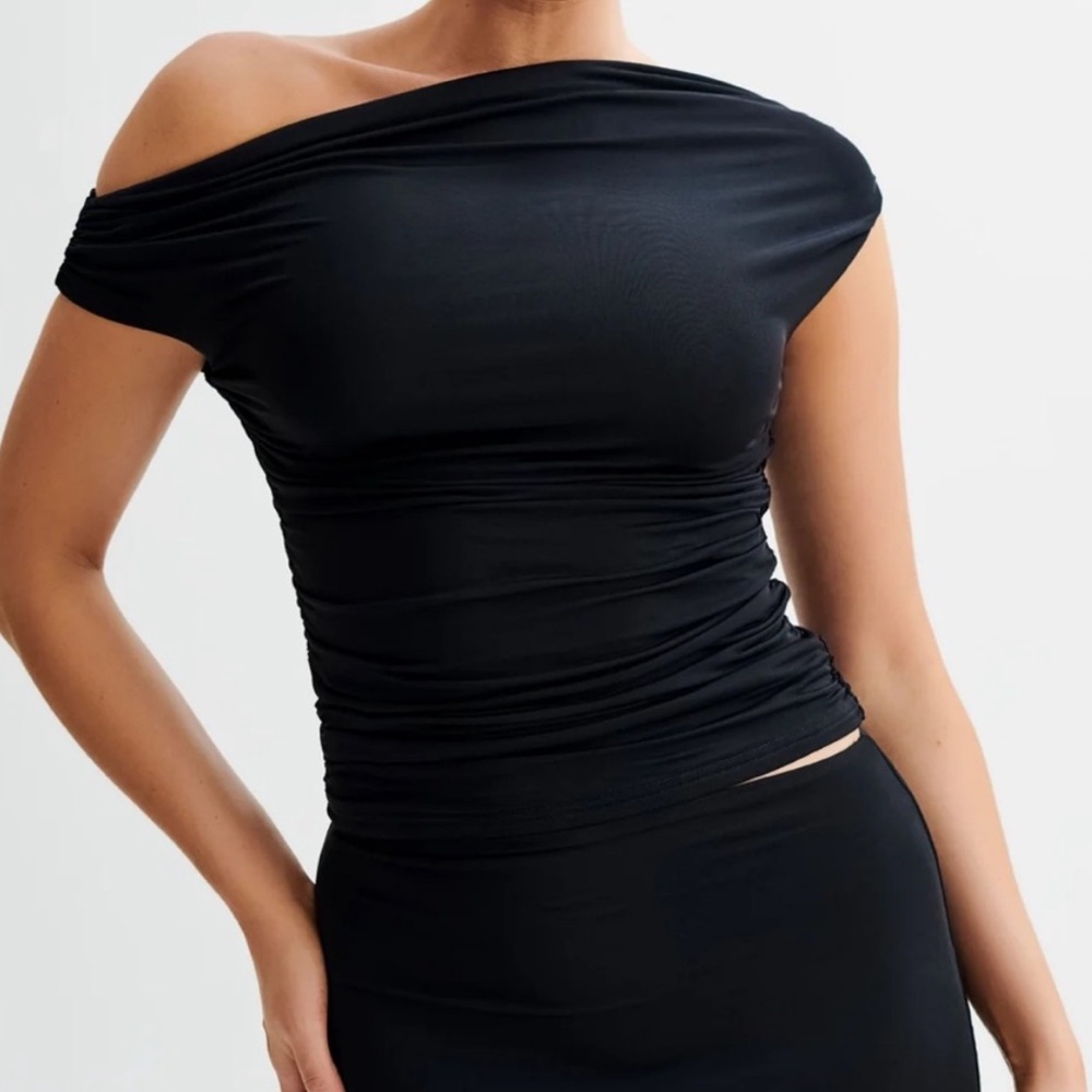 Meshki Off Shoulder Top